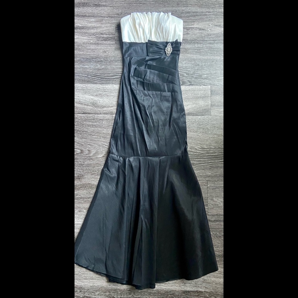**FINAL OFFER** La Scala Mermaid Silhouette Prom Homecoming Dress